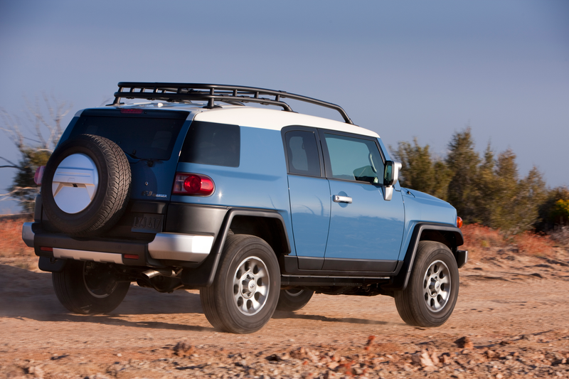 Illustration for article titled 2014 Toyota FJ Cruiser Continues A Long Tradition of Off-Road Capability